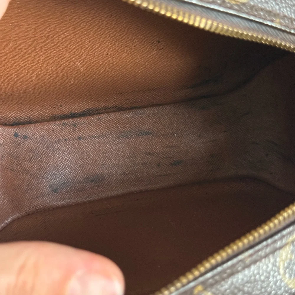 Louis Vuitton Blois Monogram Crossbody Bags 🌟 - Picture 11 of 14